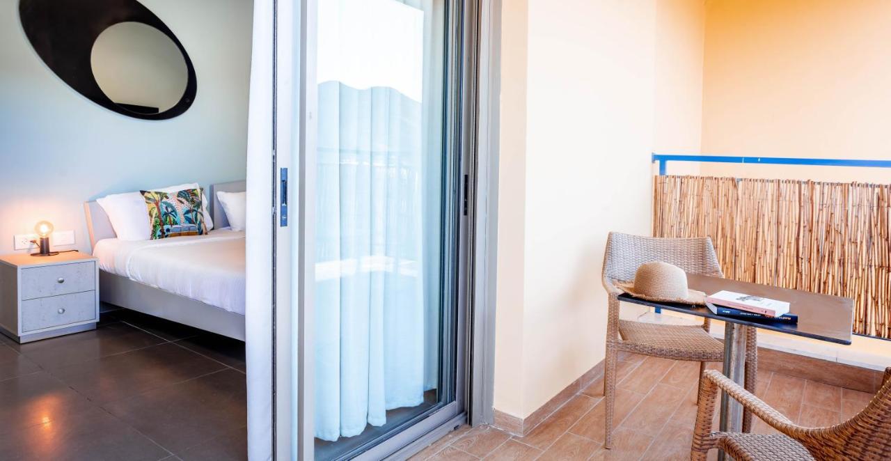 Almogim Suites Eilat Hotel (Adults Only) Екстериор снимка