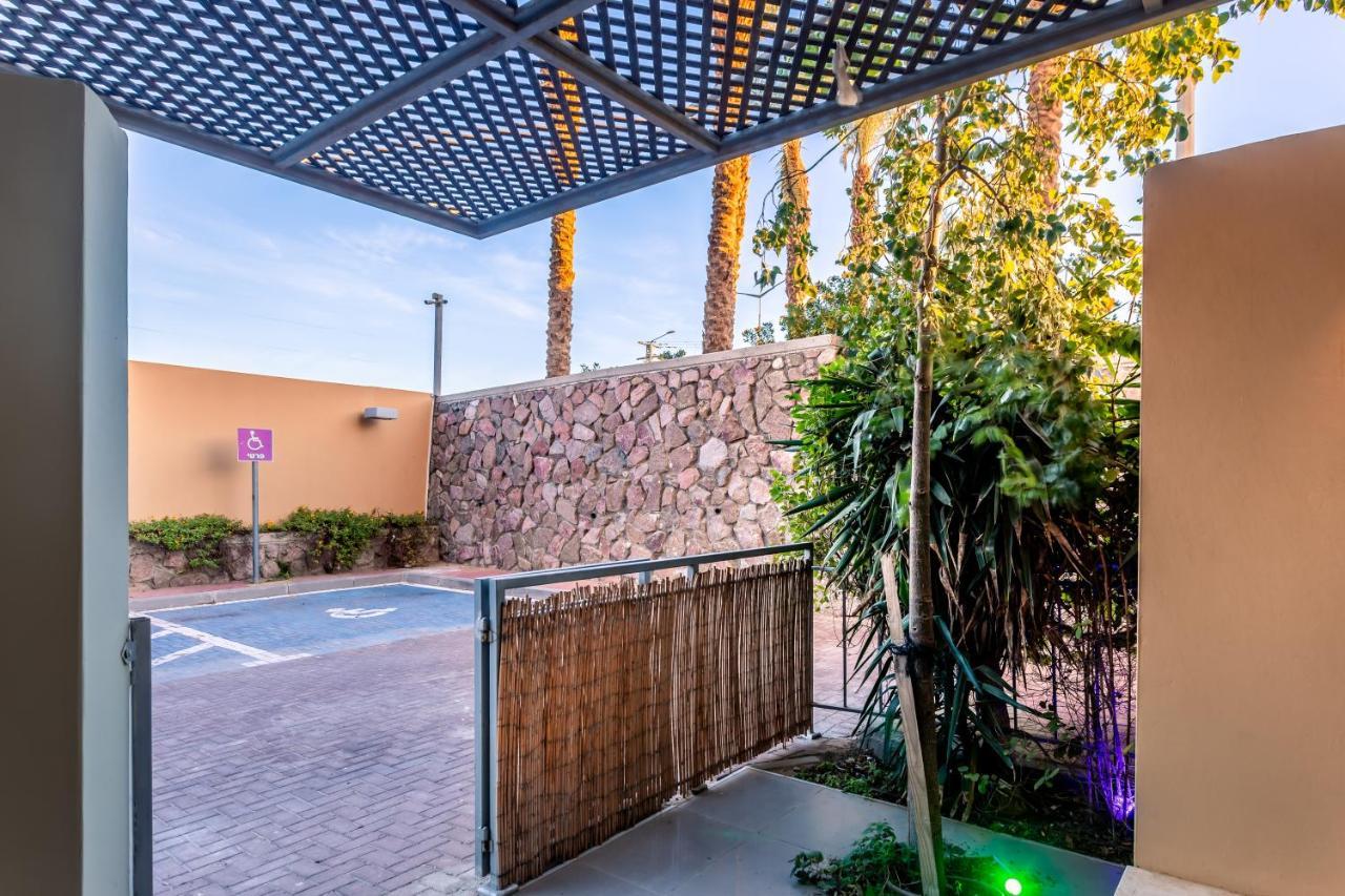 Almogim Suites Eilat Hotel (Adults Only) Стая снимка